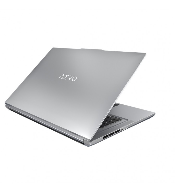 Gigabyte AERO 16 YE5-A4DE948HP Notebook 81,3 cm (32") Quad HD+ Intel® Core™ i9 32 Giga Bites DDR5-SDRAM 2000 Giga Bites SSD