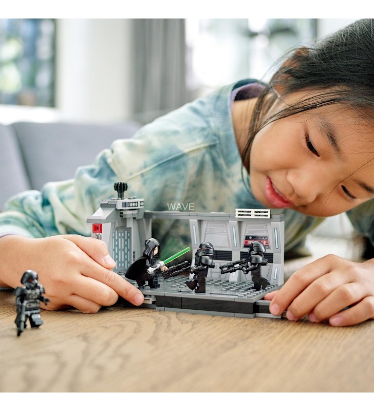 Jucărie de construcție LEGO  75324 Star Wars Attack of the Dark Troopers (Set cu Luke Skywalker cu sabie laser și 3 minifigurine Dark Troopers, seria Mandalorian)