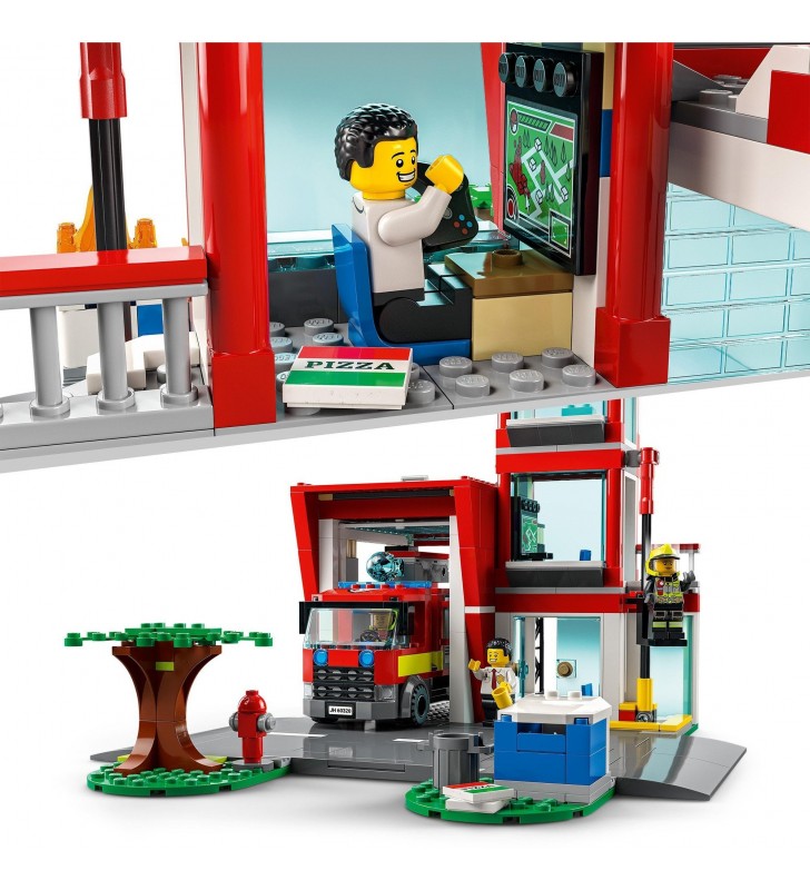 Jucărie de construcție LEGO  60320 City Fire Station (Jucării de pompieri pentru copii peste 6 ani cu garaj, motor de pompieri și elicopter, stație de pompieri)