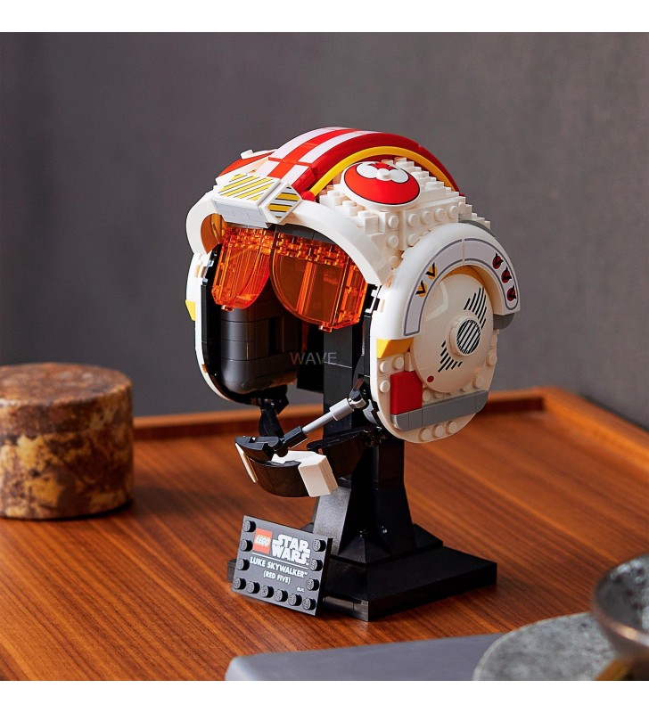 Jucărie de construcție LEGO  75327 Star Wars Casca lui Luke Skywalker (Red Five). (Articol de colecție și un cadou grozav pentru adulți, trusă de bricolaj, decor de cameră)