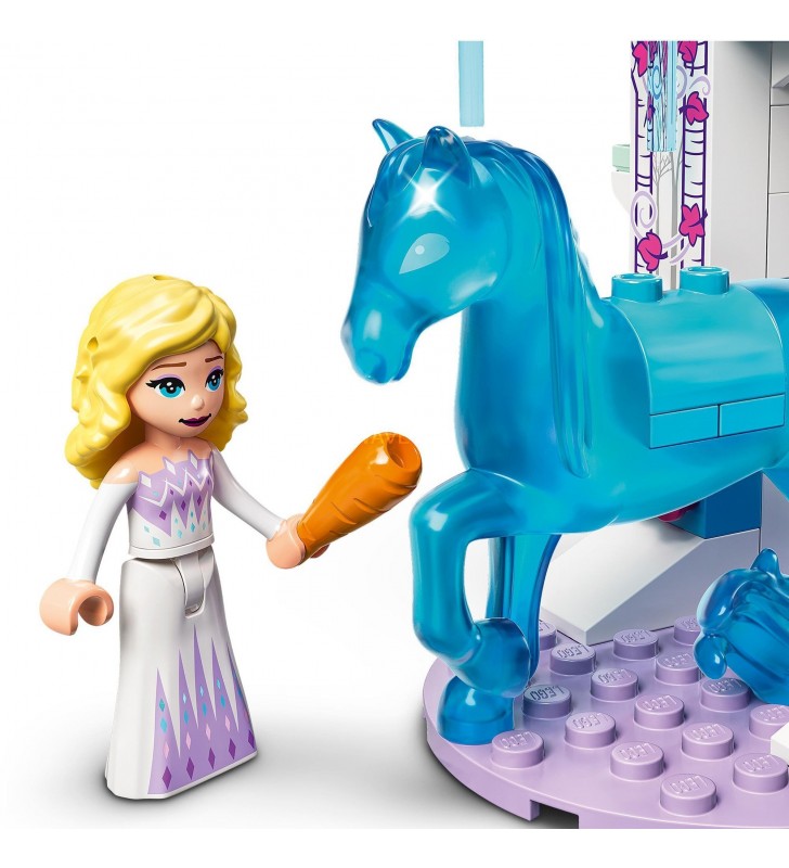 Jucărie de construcție LEGO  43209 Prințesa Disney Elsa și Grajdul de înghețată a lui Nokk (din Jucărie Frozen cu mini-păpușă Elsa și cal, cu vârsta peste 4 ani)