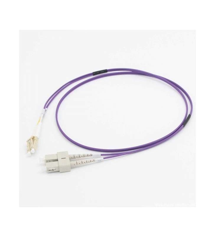 C2G 1M LC/SC OM4 LSZH FIBRE PATCH - VIOLET cabluri din fibră optică